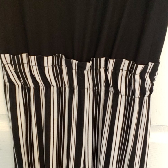 Super Cute Jumpsuit! - Picture 4 of 8